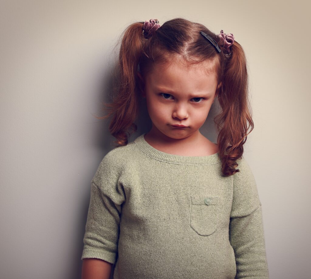 10 דברים שהורים חסרי מודעות אומרים לילדים בגירושין ועל הדרך הורסים להם את החיים