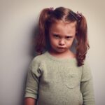 10 דברים שהורים חסרי מודעות אומרים לילדים בגירושין ועל הדרך הורסים להם את החיים